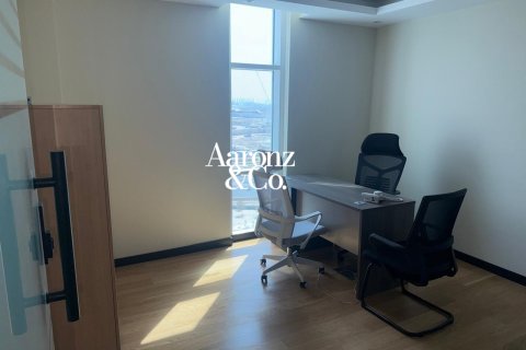 Office in Jumeirah Lake Towers, Dubai, UAE 193 sq.m. № 751521 - photo 12