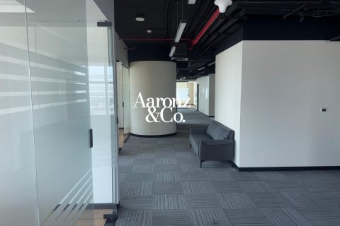 Office in Jumeirah Lake Towers, Dubai, UAE 193 sq.m. № 751521 - photo 4