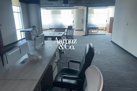 Office in Jumeirah Lake Towers, Dubai, UAE 193 sq.m. № 751521 - photo 17
