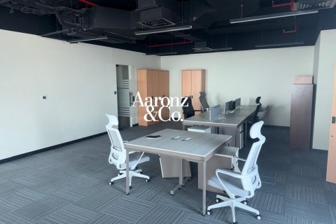 Office in Jumeirah Lake Towers, Dubai, UAE 193 sq.m. № 751521 - photo 15
