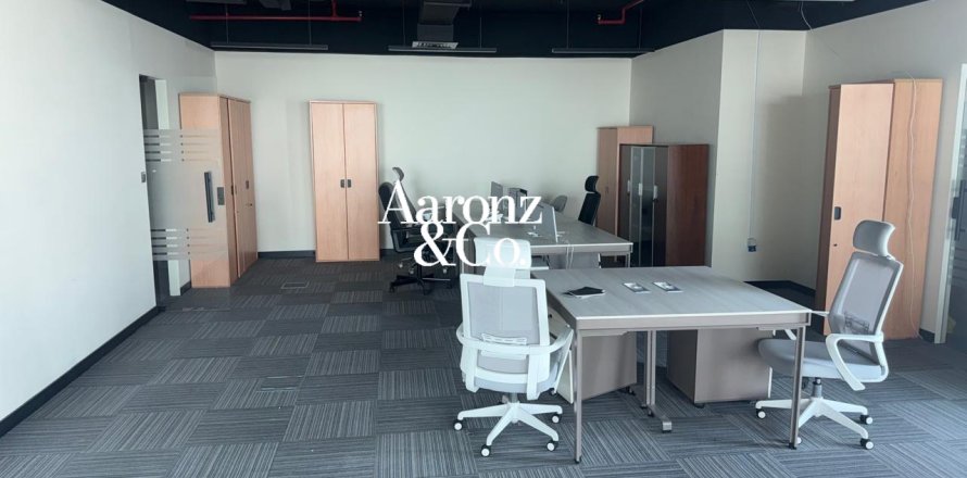 Office in Jumeirah Lake Towers, Dubai, UAE 193 sq.m. № 751521
