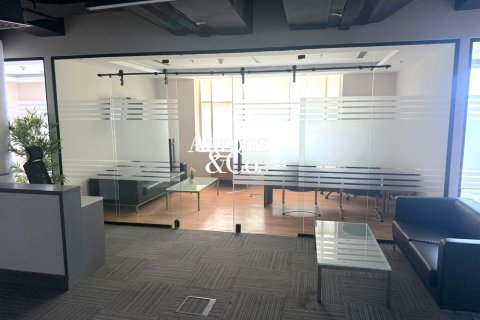 Office in Jumeirah Lake Towers, Dubai, UAE 193 sq.m. № 751521 - photo 6