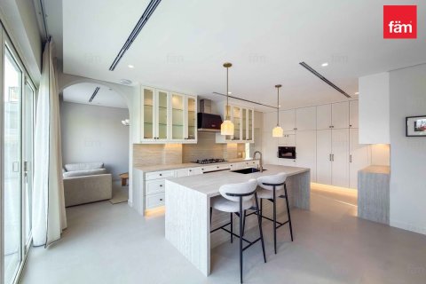 Villa in Dubai, UAE 5 bedrooms, 593.2 sq.m. № 682326 - photo 12