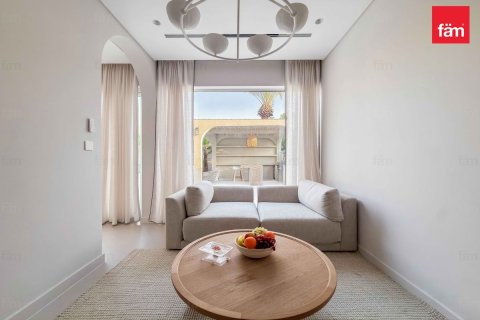 Villa in Dubai, UAE 5 bedrooms, 593.2 sq.m. № 682326 - photo 8