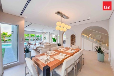 Villa in Dubai, UAE 5 bedrooms, 593.2 sq.m. № 682326 - photo 9