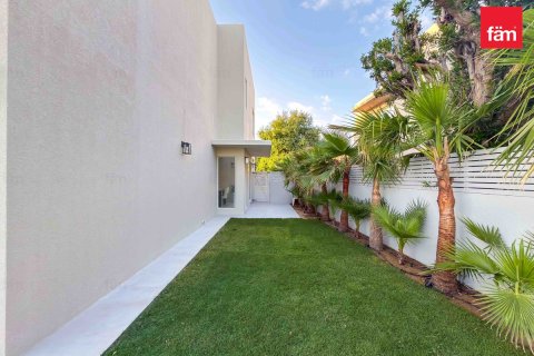 Villa in Dubai, UAE 5 bedrooms, 593.2 sq.m. № 682326 - photo 29