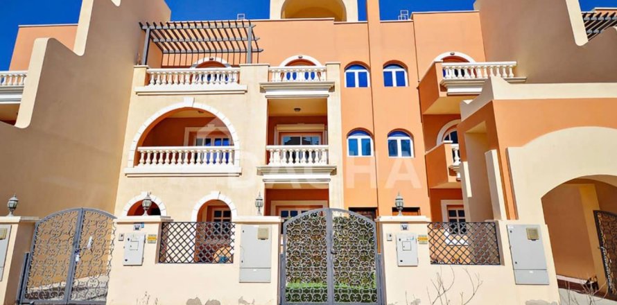 Вілла в Джумейра Вилладж Серкл, Дубай, ОАЕ 4 спальні, 135м2 № 752089