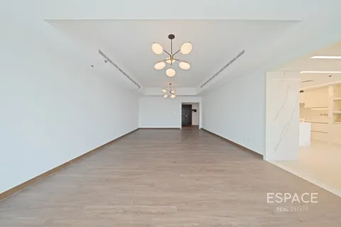 Apartmen di EMIRATES CROWN di Dubai Marina, UAE 3 bilik tidur, 361 meter persegi № 738498 - foto 6