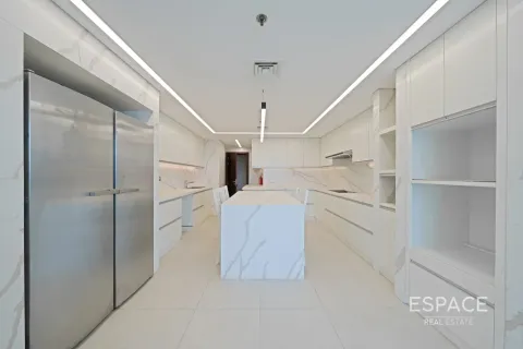 Apartmen di EMIRATES CROWN di Dubai Marina, UAE 3 bilik tidur, 361 meter persegi № 738498 - foto 4