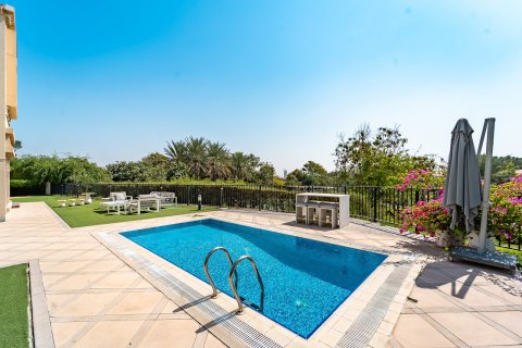 Villa para venda em Jumeirah Islands, Dubai, EAU 4 quartos, 488 m2 № 754346 - foto 2