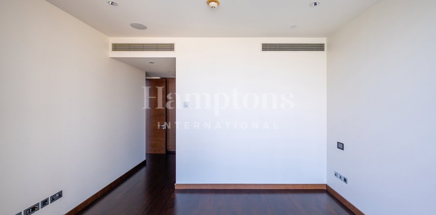 Apartament în Burj Khalifa, Dubai, EAU 1 dormitor, 76.7379 mp.  №651689