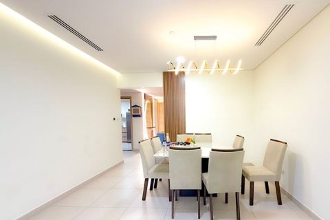 Apartment in Mirdif, Dubai, UAE 2 bedrooms, 141 sq.m. № 701186 - photo 7