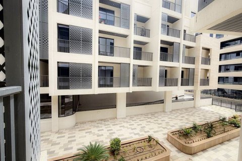 Apartment in Mirdif, Dubai, UAE 2 bedrooms, 141 sq.m. № 701186 - photo 1