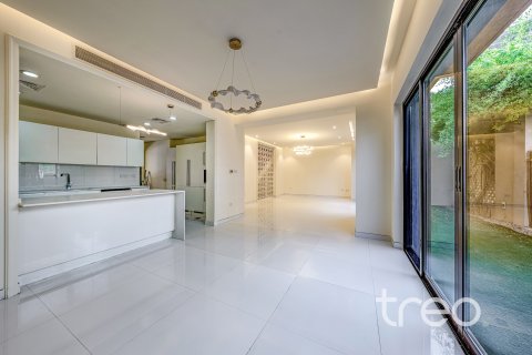Вилла Dubai Sports City, Дубай, БАӘ-да 4 жатын бөлмелер, 313.55 м² № 761420 - фото 7