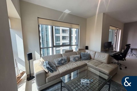 Apartment in Downtown Dubai (Downtown Burj Dubai), UAE 1 bedroom, 95 sq.m. № 668072 - photo 2