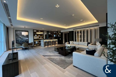 Apartament de închiriat în Sheikh Zayed Road, Dubai, EAU 1 dormitor, 130 mp. №668073 - poză 1