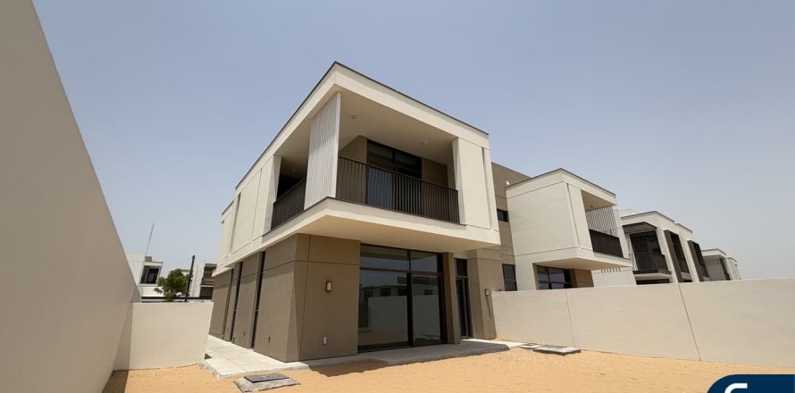 Huvila Al Furjan, Dubai, Arabiemiraatit 4 makuuhuonetta, 342 m2 № 668071