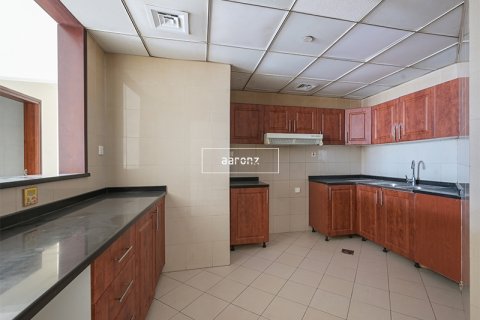 Apartment in Jumeirah Lake Towers, Dubai, UAE 2 bedrooms, 123.3 sq.m. № 633460 - photo 11