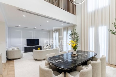 Villa in Jumeirah, Dubai, UAE 3 bedrooms, 263 sq.m. № 654069 - photo 3