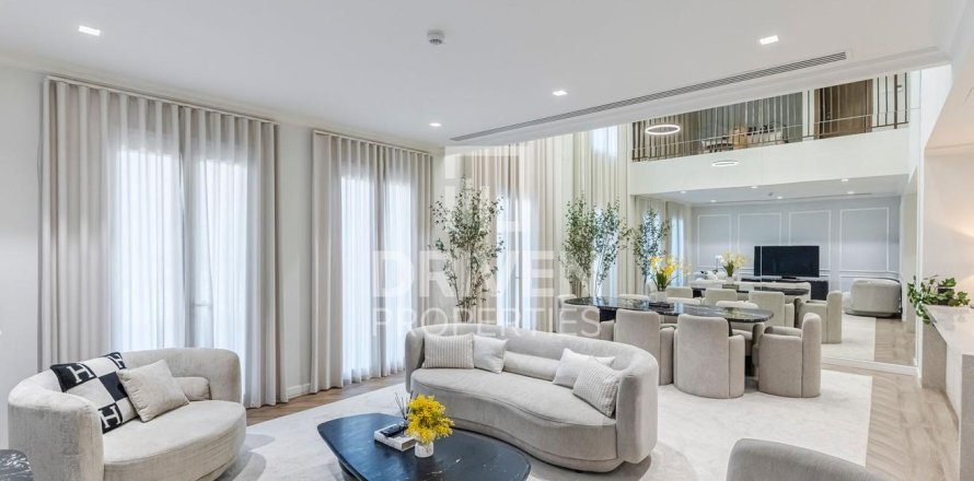 Villa in Jumeirah, Dubai, UAE 3 bedrooms, 263 sq.m. № 654069