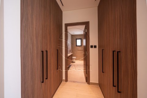 Vila u gradu Ghantoot, Abu Dhabi, UAE 4 spavaće sobe, 500 m2 Br. 662851 - Slika 13