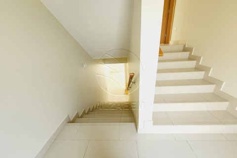 Vila u Al Raha Gardens, Abu Dhabi, UAE 3 spavaćih soba, 324 m2 Br. 662850 - fotografija 4