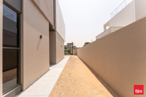 Villa in Dubai, UAE 4 bedrooms, 383.5 sq.m. № 712778 - photo 11
