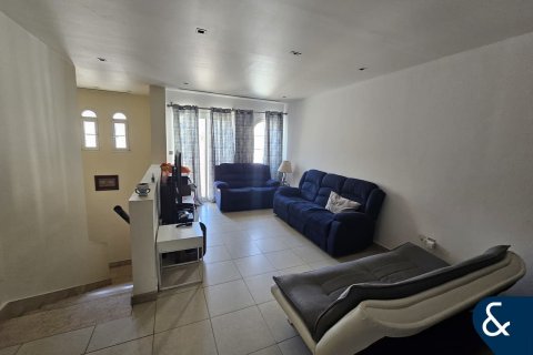 Снять в аренду виллу в Jumeirah Village Triangle, Дубай, ОАЭ 3 спальни, 289м2, № 667981 - фото 9