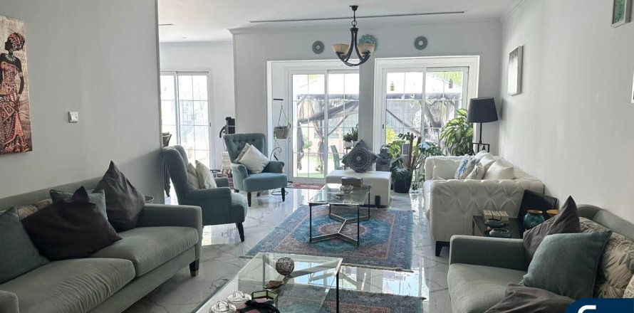 Vila v Jumeirah Village Triangle, Dubai, SAE 3 ložnice, 289 m² Č.: 667981