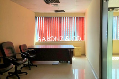 Zyrë në Business Bay, Dubai, Emiratet e Bashkuara Arabe 87 m2. № 670488 - Foto 2