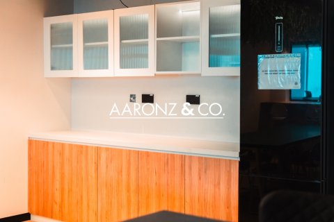 Снять в аренду офис в Джумейра Лейк Тауэрс, Дубай, ОАЭ 368м2, № 670511 - фото 20