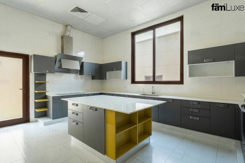 Huvila Umm Al Sheif, Dubai, Arabiemiraatit 7 makuuhuonetta, 1393.5 m2 № 699691 - kuva 11