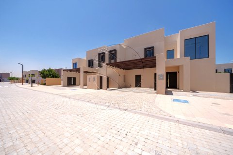 Vilë në Ghantoot, Abu Dhabi, Emiratet e Bashkuara Arabe 2 dhoma gjumi, 311 m2. № 662904 - Foto 1