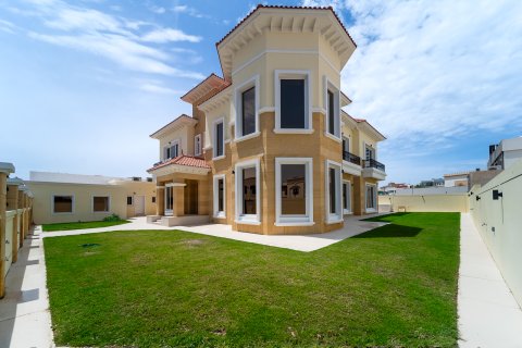 Villa à vendre à  Dubai, EAU 6 chambres, 790 m2 № 705399 - photo 1