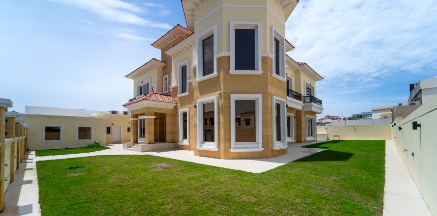 Villa à Dubai, EAU: 6 chambres, 790 m2 № 705399