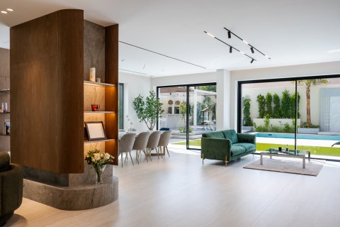 Vila u Dubai, UAE 5 spavaćih soba, 604 m2 Br. 705400 - fotografija 16