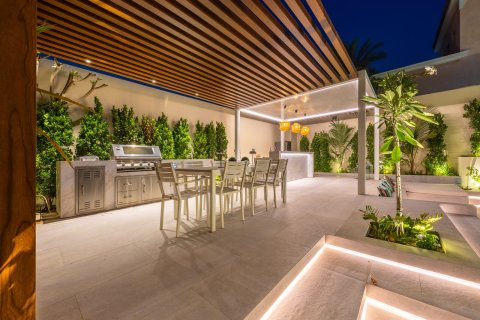 Vila u Dubai, UAE 5 spavaćih soba, 604 m2 Br. 705400 - fotografija 24
