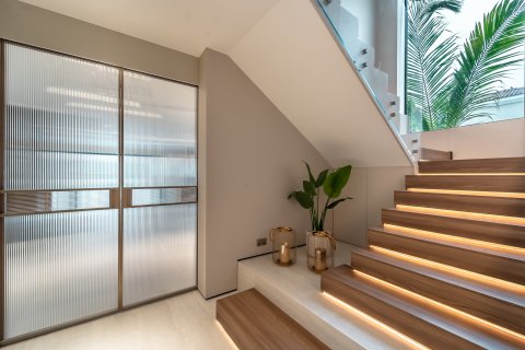 Villa til salg i Dubai, UAE 5 soveværelser, 604 kvm № 705400 - foto 8