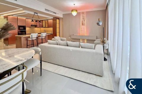 Lägenhet till försäljning i Dubai Marina, Dubai, UAE 2 sovrum, 165 kvm Nr. 671003 - fotografi 1