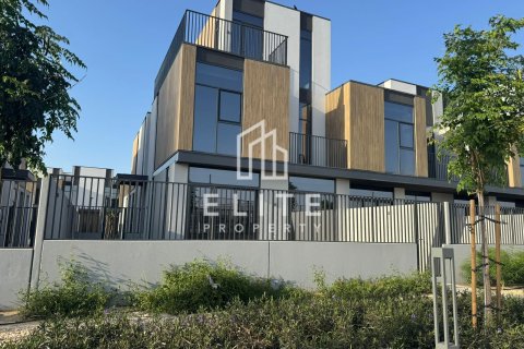 Willa do wynajęcia w Mudon, Dubai, ZEA 4 sypialnie, 276 mkw., nr 754734 - zdjęcie 2