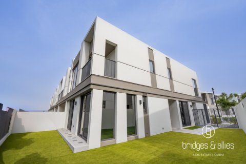 Vila v Tilal Al Ghaf, Dubai, SAE 4 spálne, 202 m2 č. 697421 - Fotografia 3