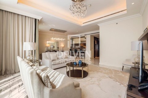 Downtown Dubai (Downtown Burj Dubai), Dubai, UAE의 임대용 아파트 침실 3개, 214.05제곱미터 번호 746564 - 사진 2