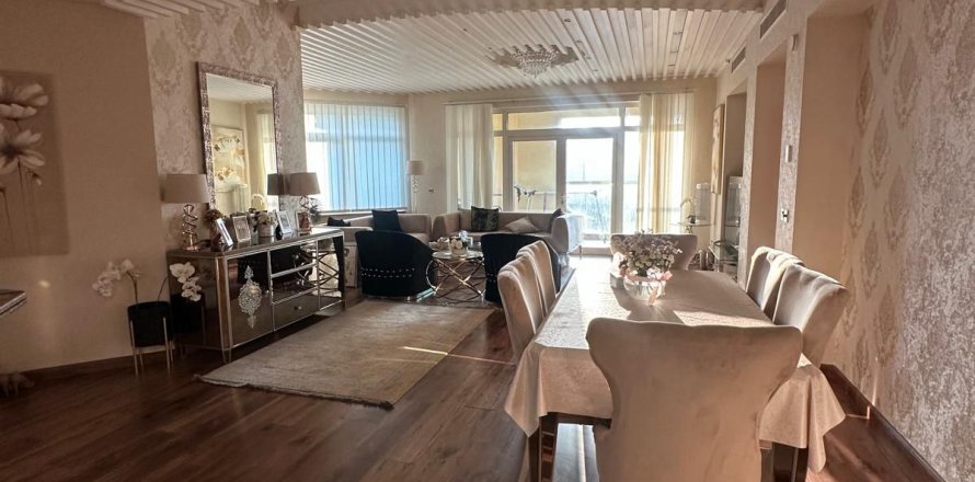 Huoneisto Palm Jumeirah, Dubai, Arabiemiraatit 3 makuuhuonetta, 205.6 m2 № 698883