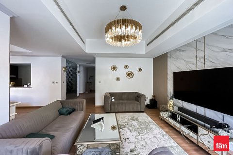 Villa in Reem, Dubai, UAE 3 bedrooms, 216 sq.m. № 698884