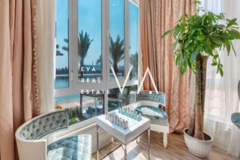 Vila v Palm Jumeirah, Dubai, SAE 6 ložnice, 1245.14 m² Č.: 637659 - fotografie 12