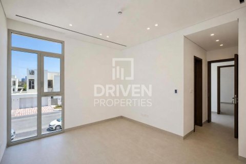 Vila v Jumeirah Park, Dubai, SAE 5 spální, 671.41 m2 č. 765597 - Fotografia 13