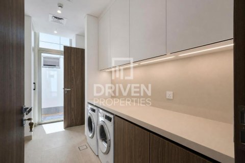 Vila v Jumeirah Park, Dubai, SAE 5 spální, 671.41 m2 č. 765597 - Fotografia 17