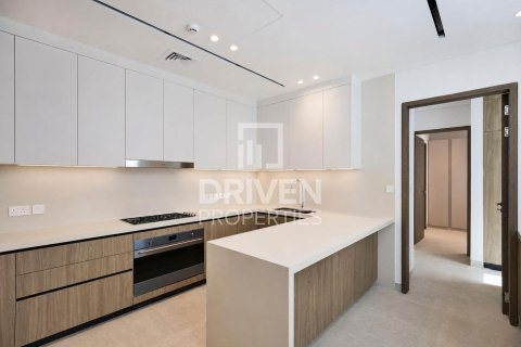 Vila v Jumeirah Park, Dubai, SAE 5 spální, 671.41 m2 č. 765597 - Fotografia 15
