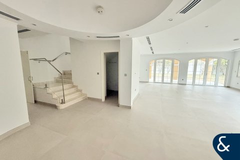 Villa in Jumeirah Park, Dubai, UAE 5 bedrooms, 452 sq.m. № 668405 - photo 13