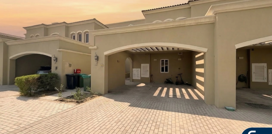 Villa asukohaga Dubai Land, AÜE: 2 magamistoaga, 176 m² Nr 697797